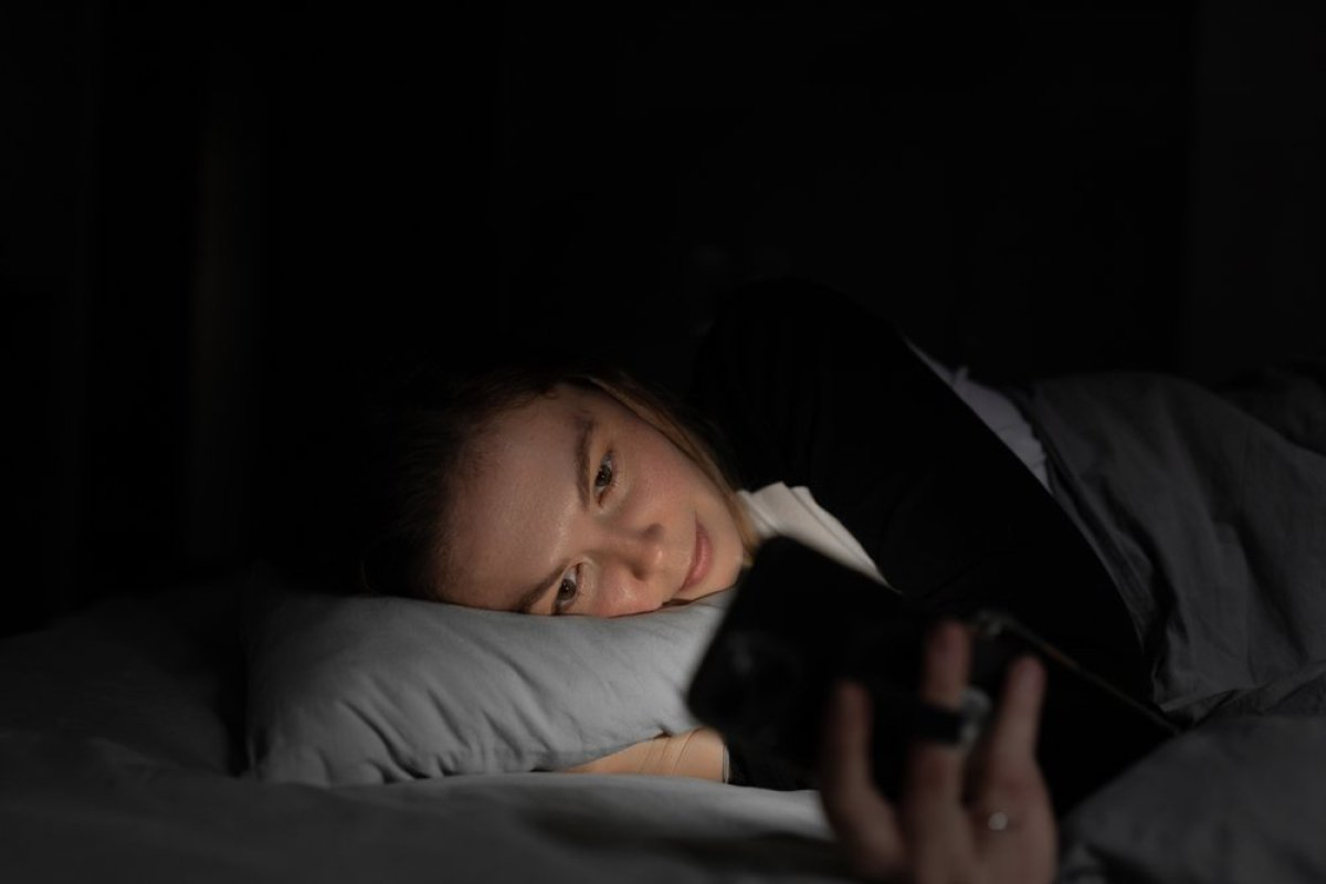 Дали е корисно да се вклучи ноќниот режим? Овие телефони штедат повеќе батерија од другите