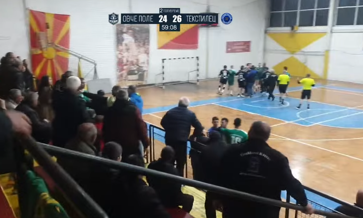 Соседскиот двобој во Свети Николе заврши со црвени и сини картони!