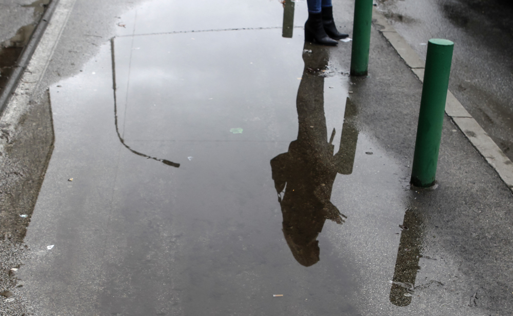 Викендов и на почетокот на идната седмица слаби локални врнежи од дожд, пообилни ќе бидат во среда