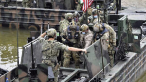 Велика Британија: Европа мора да се подготви за одбрана без САД