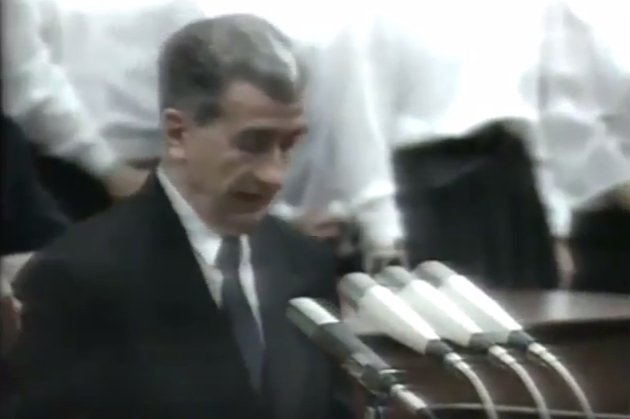 ГЛИГОРОВ ОДБИЛ 100 МИЛИОНИ ДОЛАРИ ОД ГРЦИЈА ЗА ПРОМЕНА НА ИМЕТО, СПОРЕД АМЕРИКАНСКИ РАЗУЗНАВАЧИ ОД ДЕВЕДЕСЕТТИТЕ