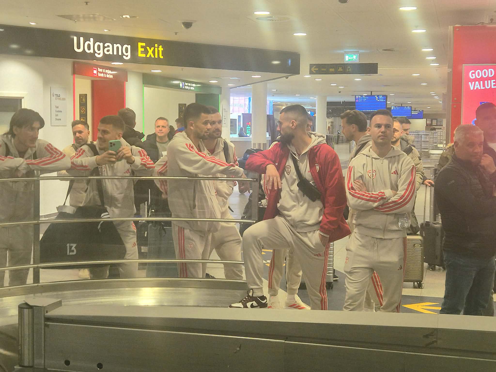 Македонските фудбалери пристигнаа во Копенхаген (Фото)