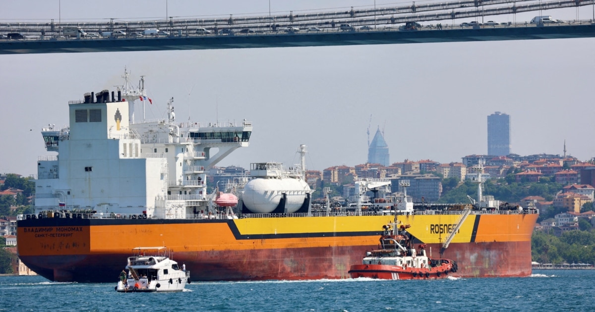 САД ќе дозволат продажба на дел од руската нафта за да се ублажат недостатоците од војната со Иран