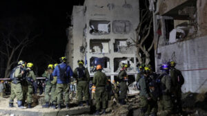 Иран утрово го започна 73от бран воздушни напади