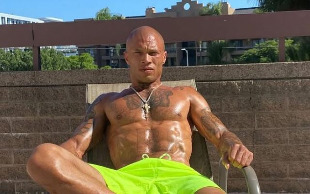 Најзгодниот затвореник се жали: Добивав 300 писма дневно, пари и голи фотографии