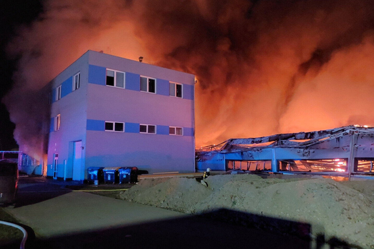 Пожар во фабрика за оружје во Чешка: се истражува тероризам, компанијата ги демантира наводите за врска со Израел