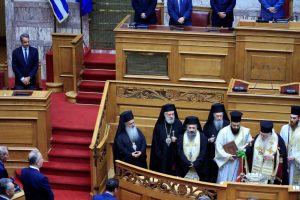 Дебата во Грција за иконите во судниците и веронауката, Јероним: Одлуките носат сигурност