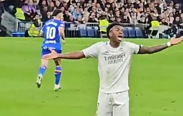 Овој па како на ГУЦ да игра фудбал