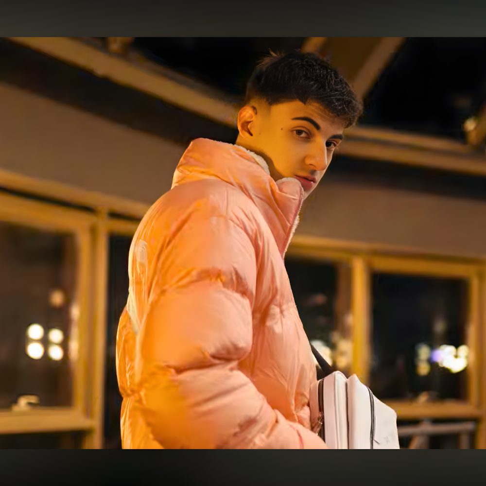 ВИДЕО: Младиот кумановски артист Луце го претстави најновиот сингл „Магазин“