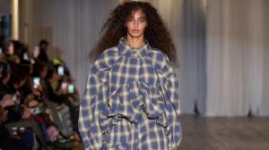 (ВИДЕО+ФОТО) Тесното повеќе не е „ИН“. Модата го слави волуменот!