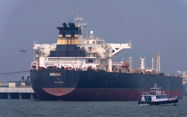 СЕДУМ СОЈУЗНИЦИ НА САД ИЗРАЗИЈА СПРЕМНОСТ ДА ПОМОГНАТ ОКОЛУ ОРМУСКИОТ ТЕСНЕЦ, НО НЕ КАЖАА КАКО