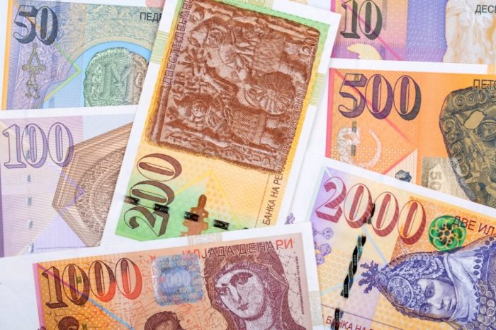 МИЦКОСКИ: За две години од денеска околу 10.000 вработени ќе имаат повисоки плати за 40 проценти повеќе од тоа што го имаат сега