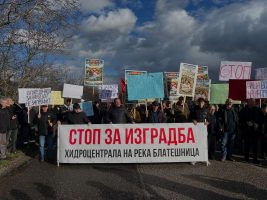 Жителите на виничко Блатец со стража ја чуваат реката од инвеститор на мала хидроцентрала, велат без неа нема живот, ниту храна