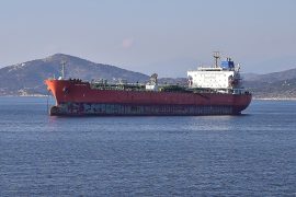 САД дозволија купување руска нафта која е заглавена на море, цените продолжија да растат