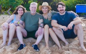 (ФОТО) СЕ ОГЛАСИЛЕ ДЕЦАТА НА ЧАК НОРИС: „Беше најдобриот татко и најдобриот човек“