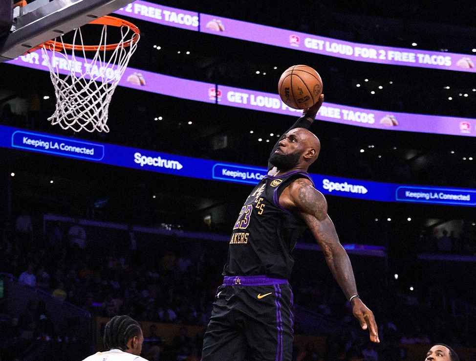 Лејкерс се намачија против еден од најслабите на Западот, ама победија трет пат по ред (ВИДЕО)