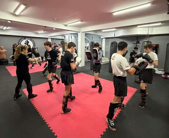 Концепцијата на Титан про е врвни кикбоксери, едукација, всадување љубов за татковината