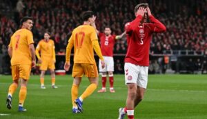 Данците напаѓаат, Македонија се брани, Столе одличен, без голови на полувремето на „Паркен“