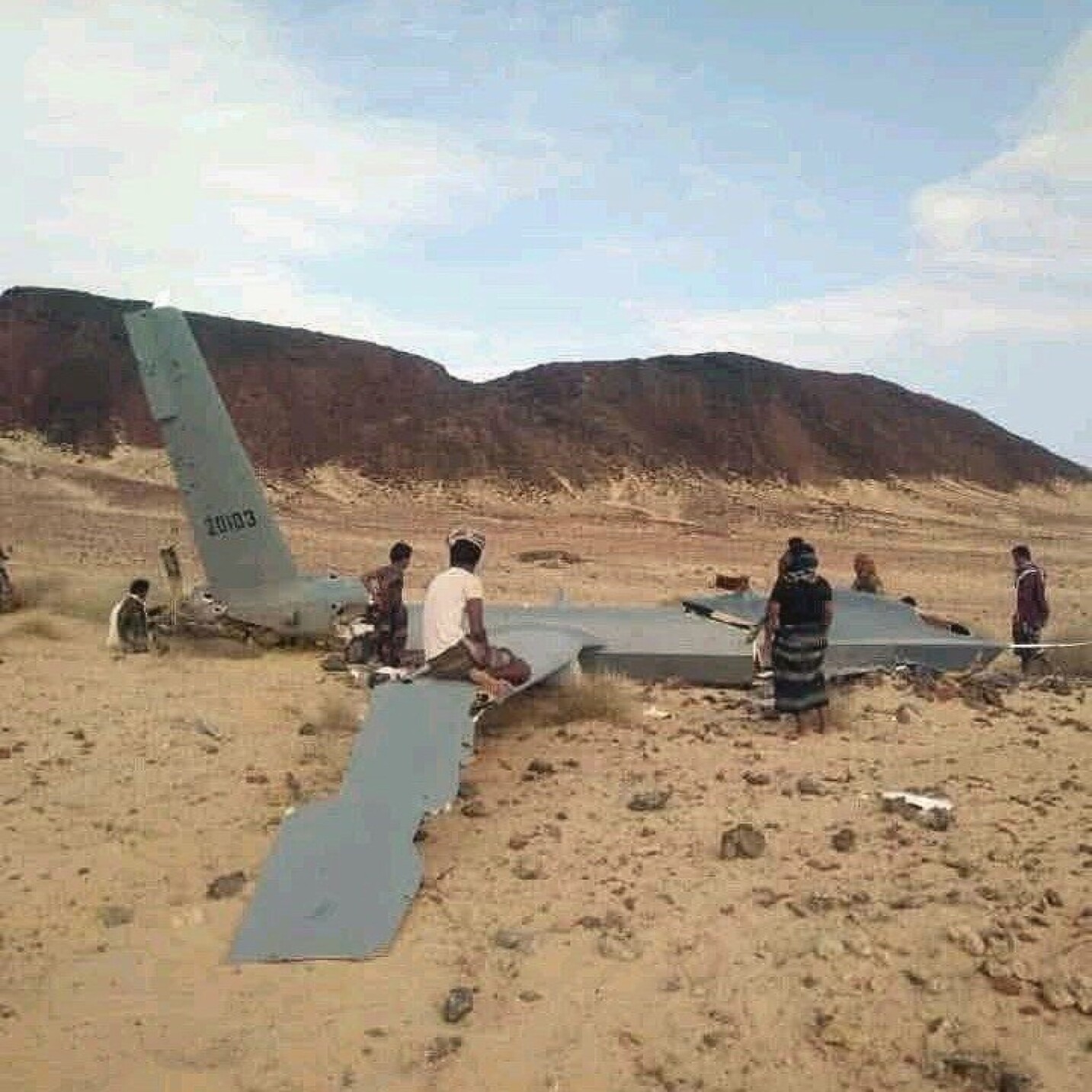 Емиратите потврдија ново пресретнување на ирански проектили и дронови: ноќни експлозии и тревога во Рас ал Хаима