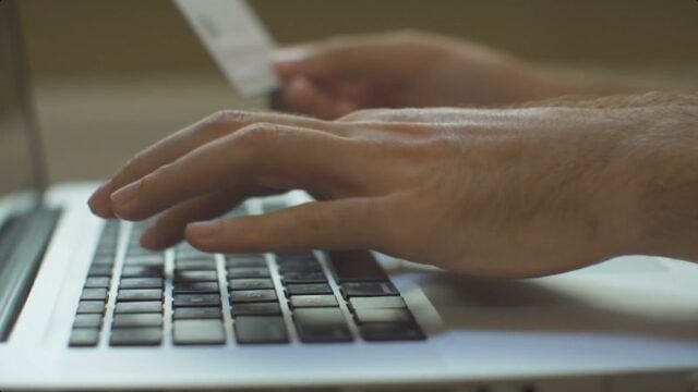 Скопјанец преку Фејсбук ширел омраза кон Македонија, бил поттикнат од бугарски државјанин