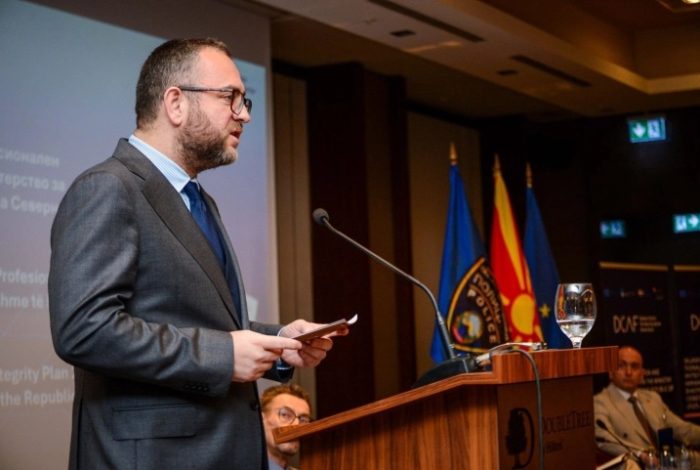 ТОШКОВСКИ: Нашата цел е нула корупција во полицијата – чесноста, праведноста и одговорноста мора доследно да се практикуваат