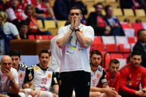 Лазаров: Ако има некој да ја води Македонија и да вети Топ 10, нека дојде на мое место