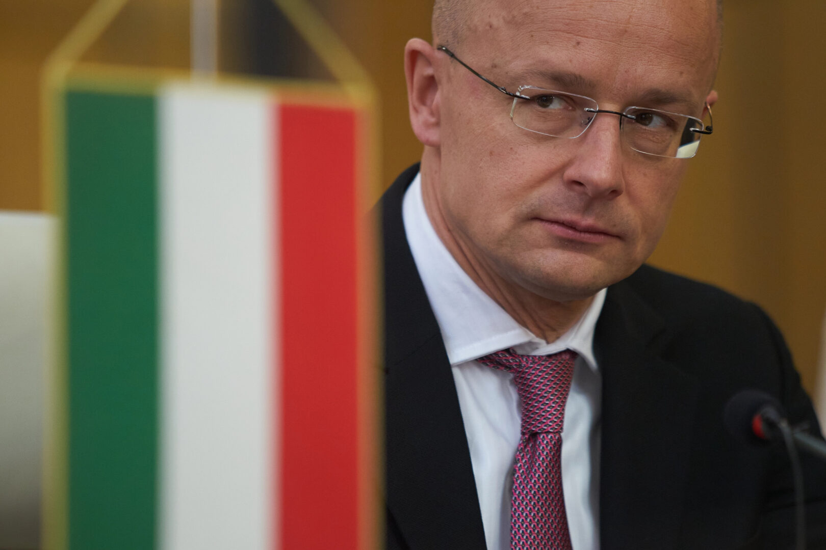 Сијарто: Унгарија нема да купува поскапа нафта по наредба на Украина