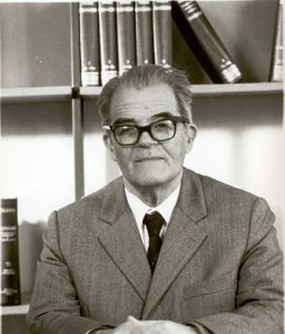 Денес се сеќаваме на нашиот историчар на уметност и ликовен критичар Димче Коцо