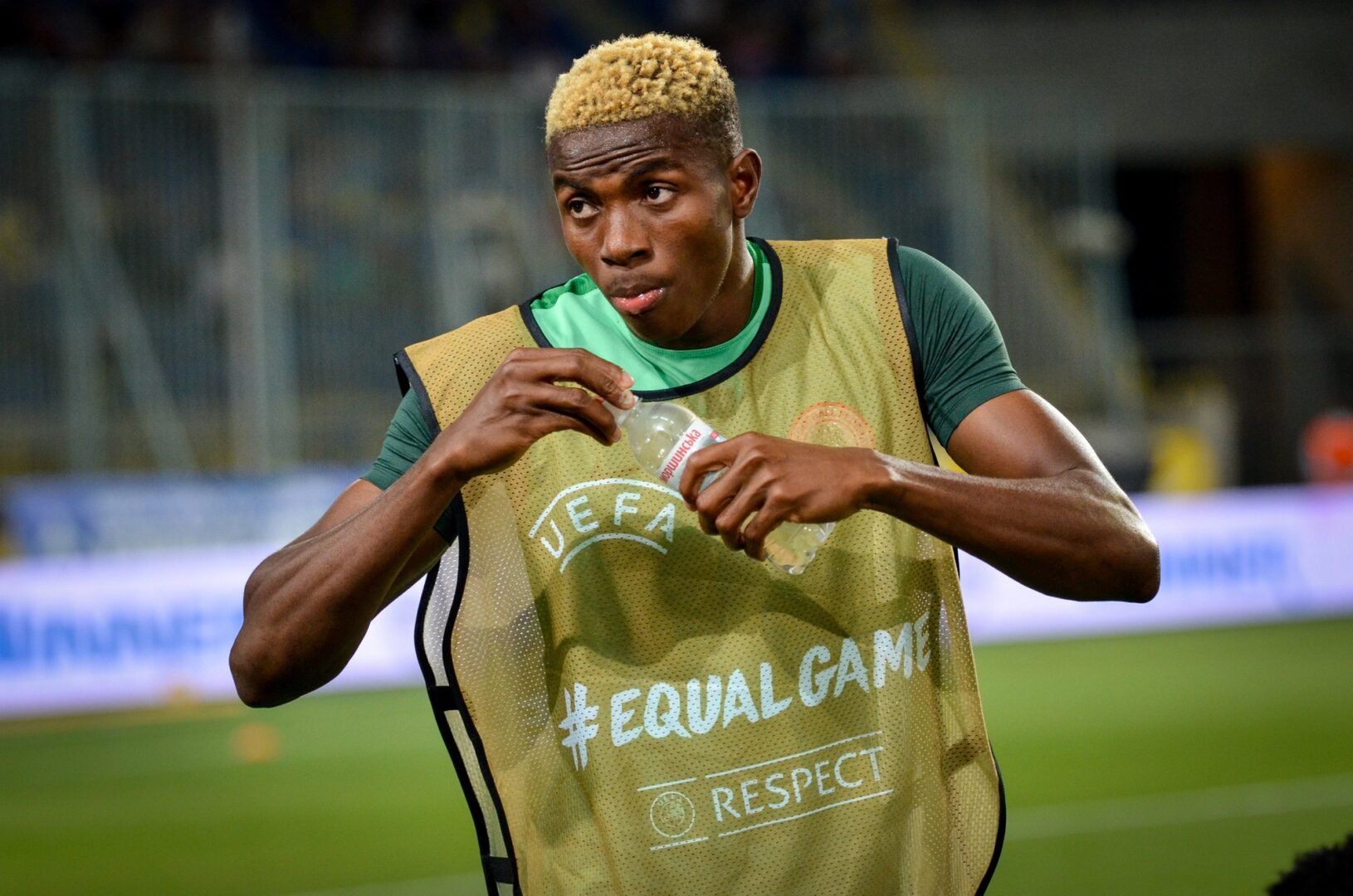 Виктор Осимен успешно е опериран