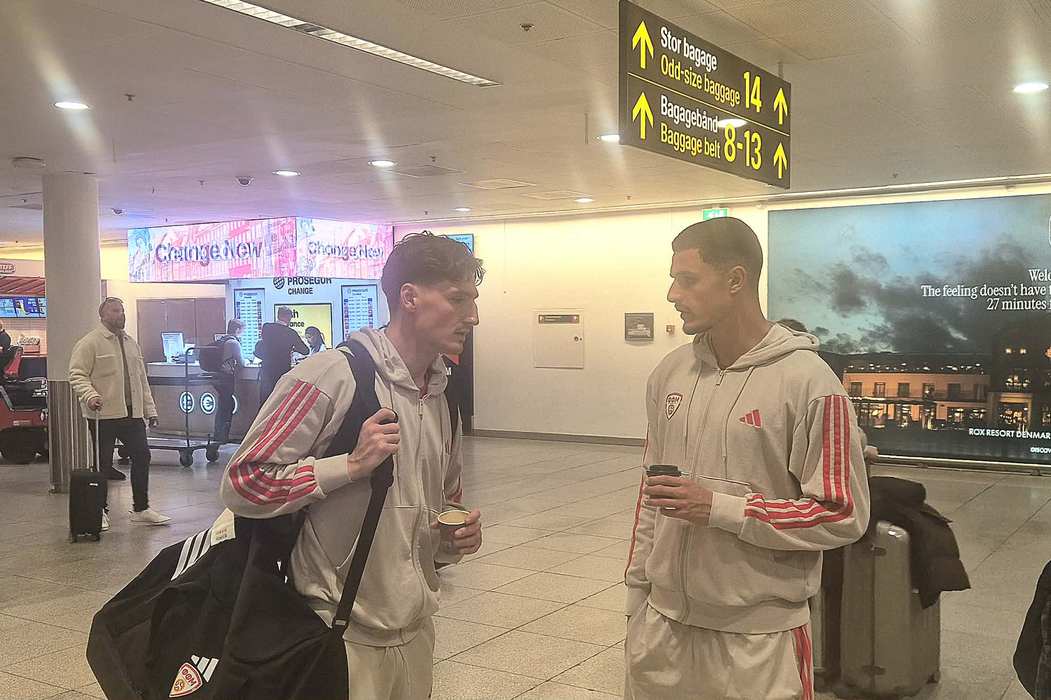 Фудбалерите пристигнаа во Копенхаген (ФОТО)