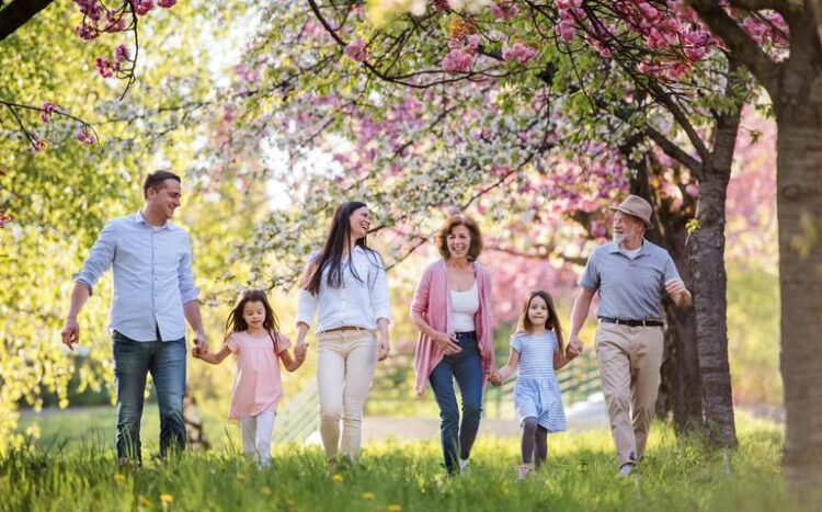 Пет исцрпувачки семејни навики што треба да ги прекинете