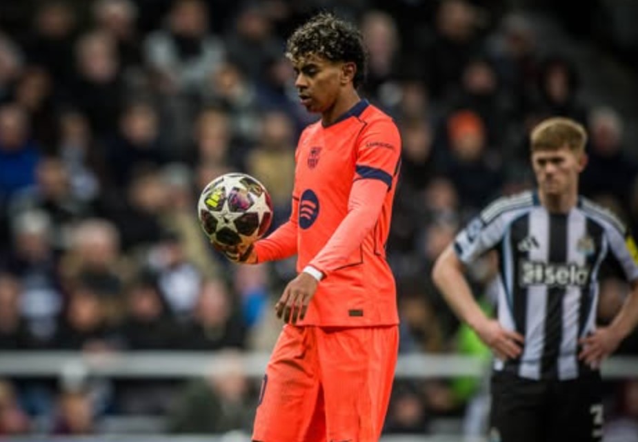 Го одигра натпреварот на кариерата: Покрај овој човек Јамал вчера никаде го немаше (ВИДЕО)