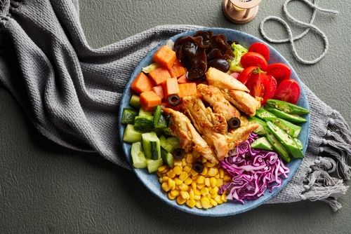 Најдобрата салата што ги чисти цревата: Еве вечера што ќе ве натера да ослабете