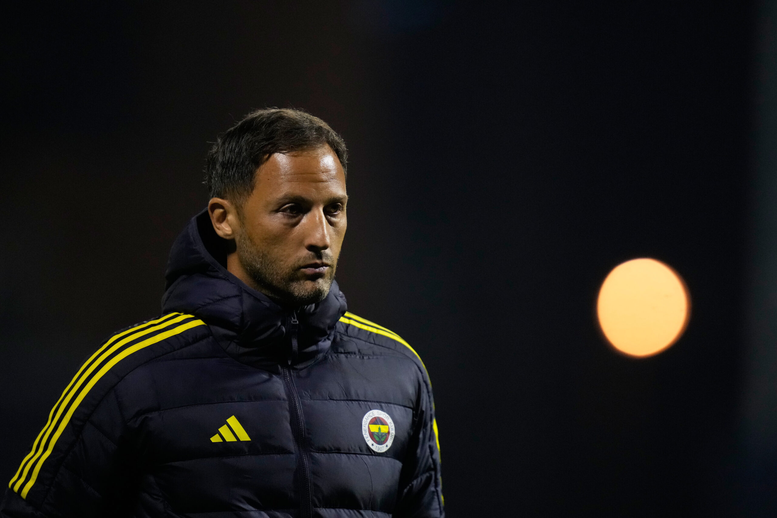 Тренерот на Фенербахче заврши во болница?