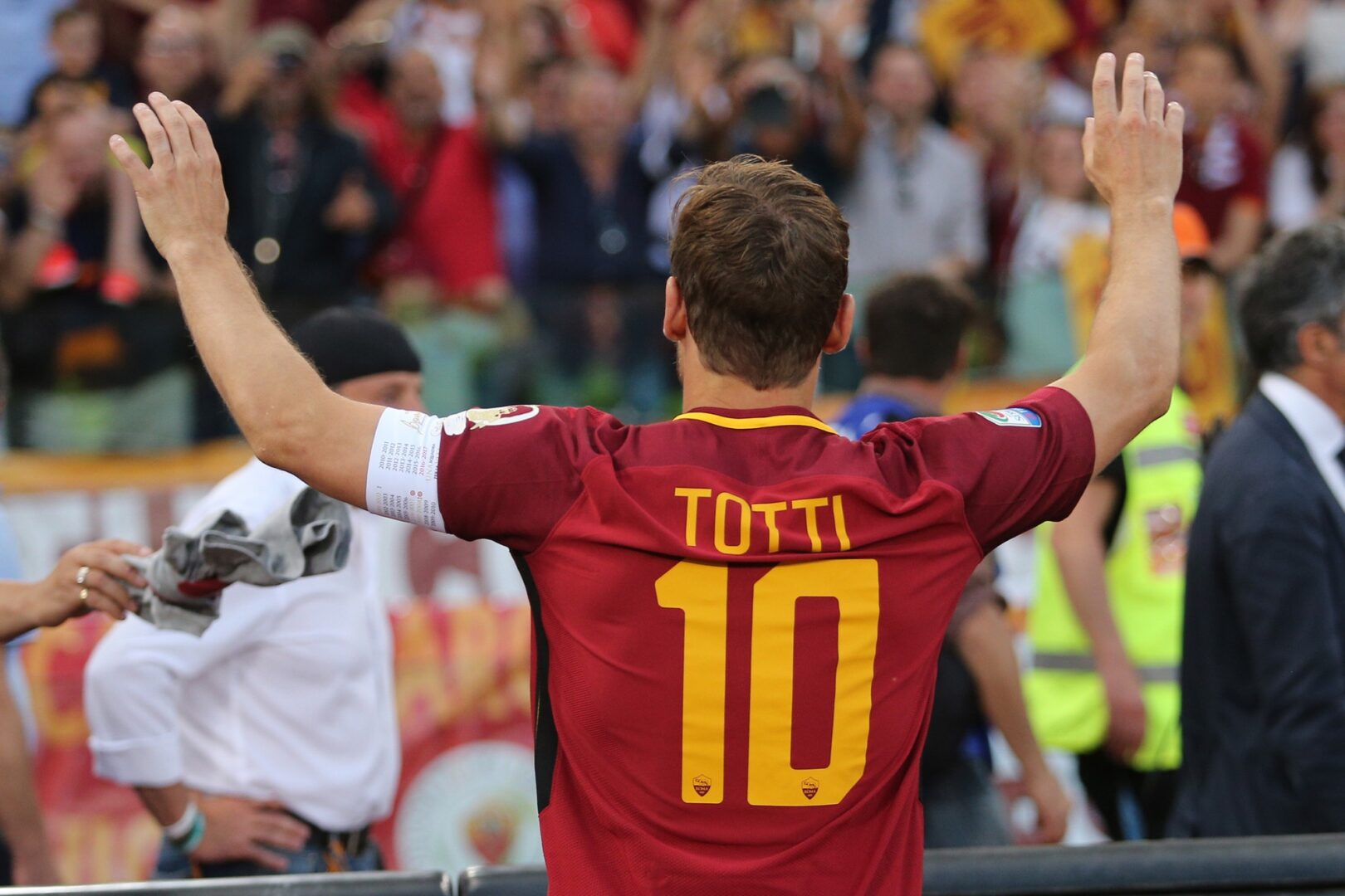 Принцот на Рим ќе седне на клупата на Рома