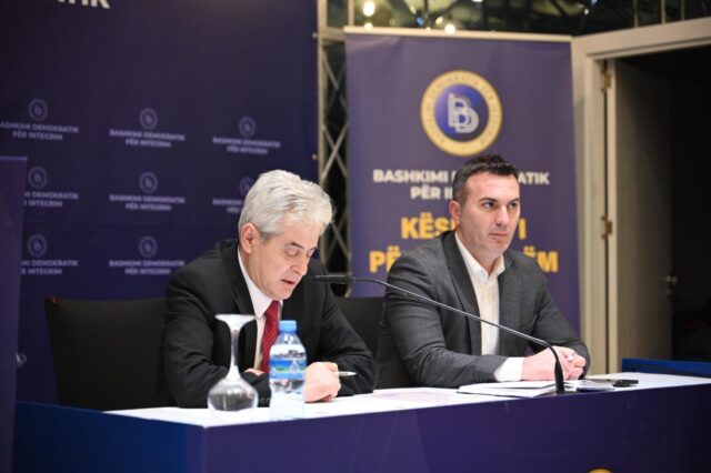 ДУИ: Додека ВЛЕН спие, Костадиновски од Уставниот суд ја продлабочува соработката со Србија во Белград