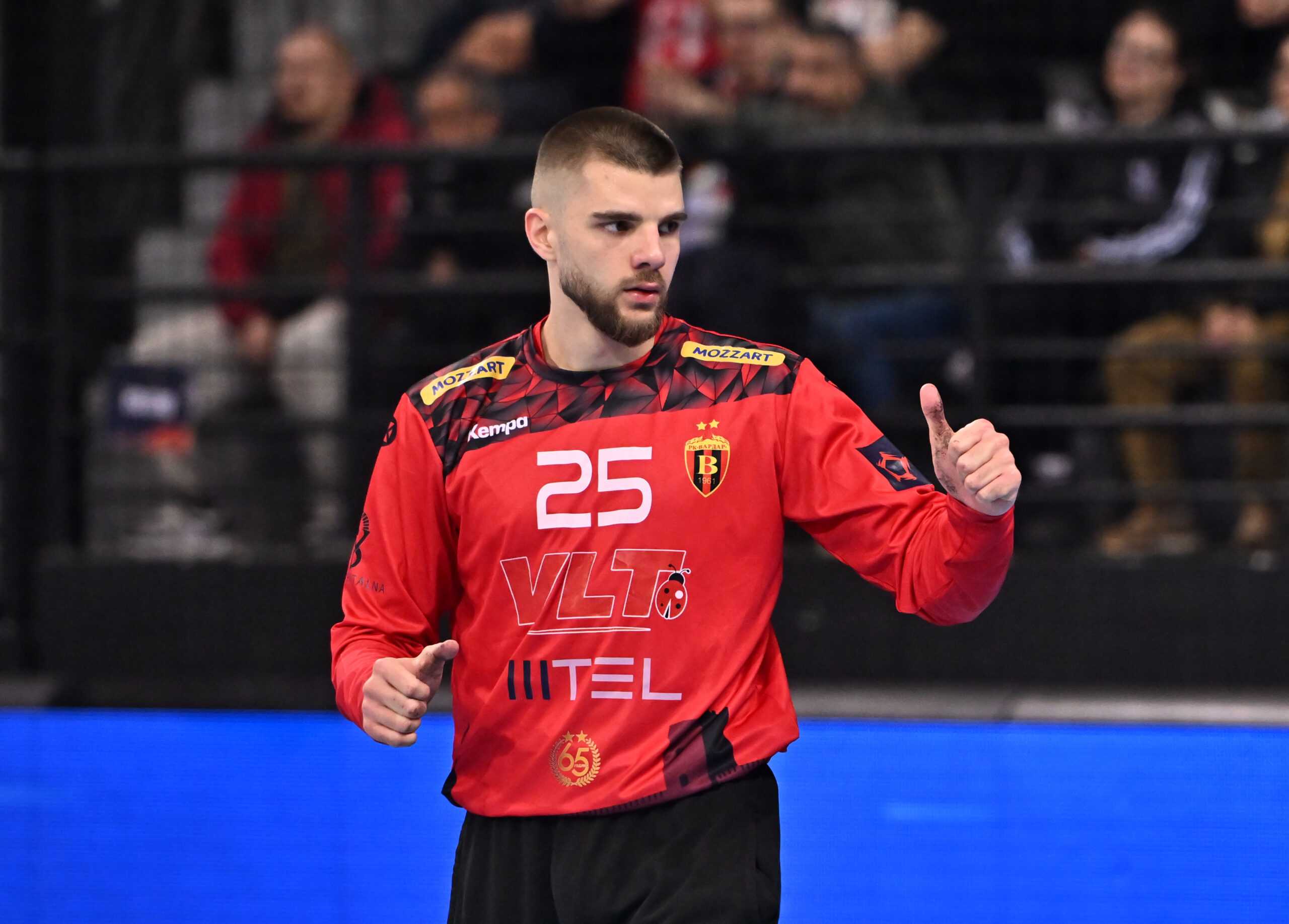 Вардар со водство оди на полувреме против Бенфика