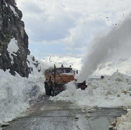 Галичник отсечен – снег повторно го затрупа патот; под снег и Крушево