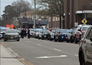 (ВИДЕО) Пукање на американски универзитет, неколку лица се повредени, напаѓачот е мртов