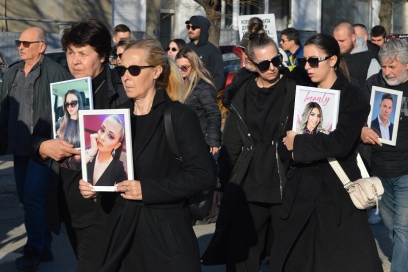 На обвинителна клупа седат само дел од одговорните за пожарот во „Пулс“ – велат родителите на загинатите