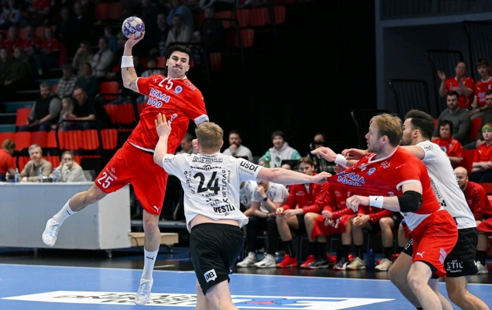 Најавуваа титула во Лигата на шампионите, сега се пред распад!