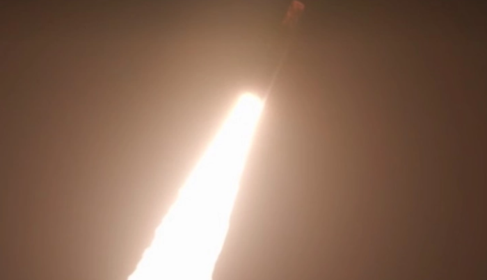 Иран првпат употреби интерконтинентална ракета со среден дострел во напад врз американско-британска воена база; Пентагон не потврдува