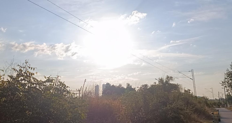 Променливо облачно со сончеви периоди