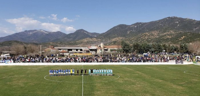 (ФОТО) ПРЕПОЛНИ ТРИБИНИ ЗА ФК УДАРНИК: Атмосфера каква што доликува на едно големо дерби