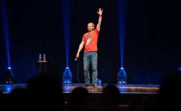 Големо финале на стендап шоуто „Лошо Куче“ на Никола Тодороски на 14 март во Охрид