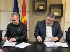 Зголемување на платите и унапредување на работничките права: Министерот за јавна администрација потпиша Колективен договор