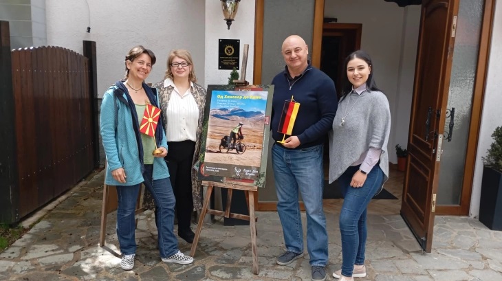 Од Хановер до Кина, 18.000 километри на велосипед низ 19 држави – луѓето се најпријатното изненадување, вели Германката Хорнбрук