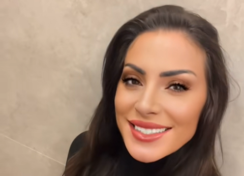 Сузана Гавазова никого не остави рамнодушен: Пејачката во латекс, грми како изгледа