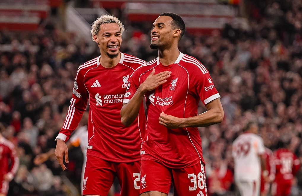 Галатасарај изгоре во пеколот на „Енфилд“! (ВИДЕО)