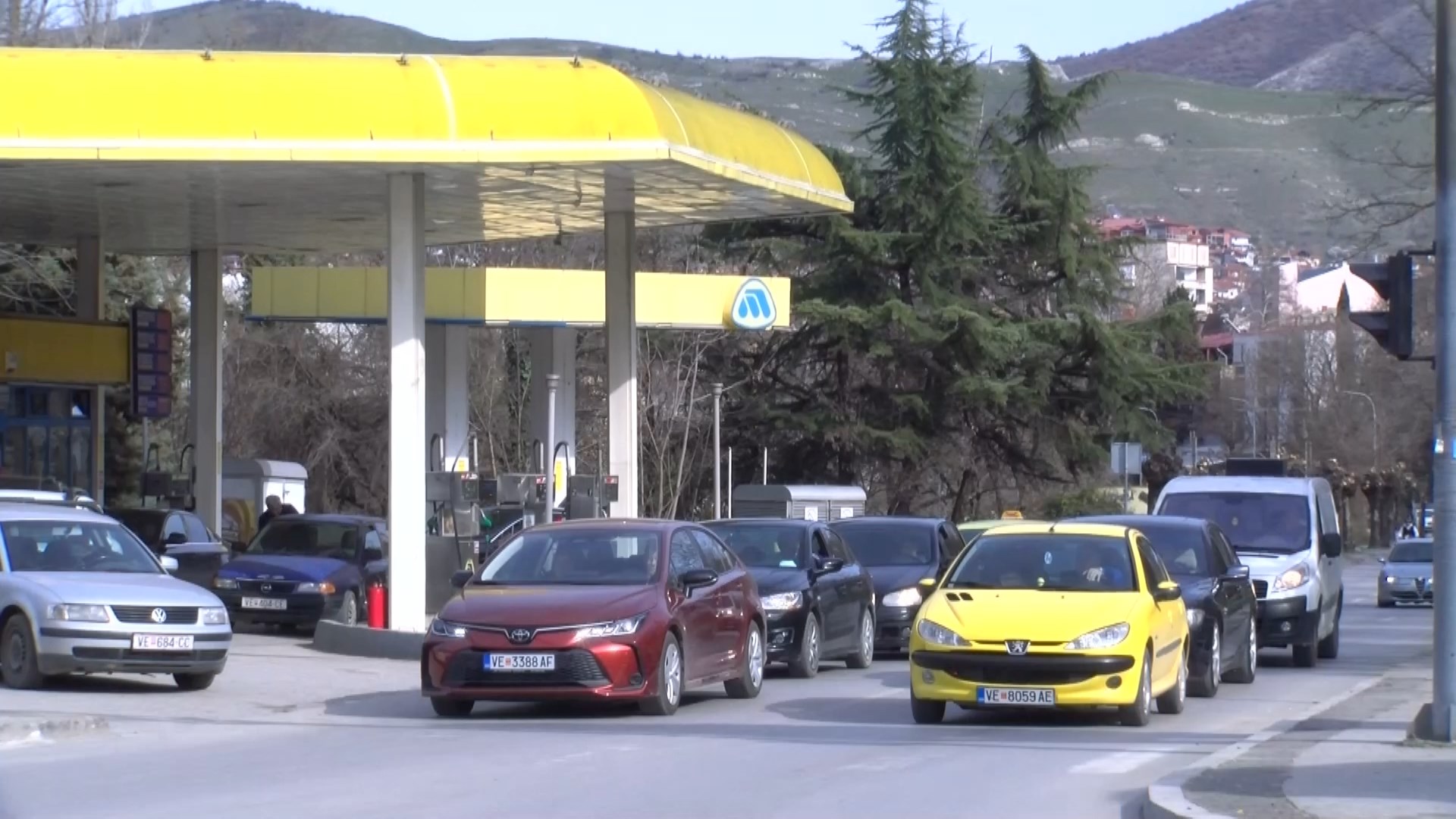 Партиски предлози и реакции за намалување на цените на нафтените деривати и храната